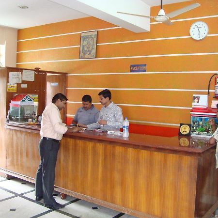 Hotel Ridhi N Sidhi Bettiah Buitenkant foto
